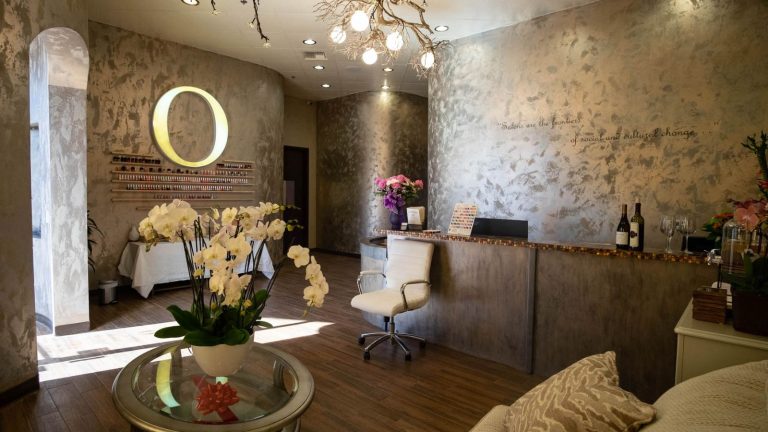 Top 10 Gợi Ý Đặt Tên Cho Tiệm Nail Chuyên Nghiệp Và Đáng Nhớ