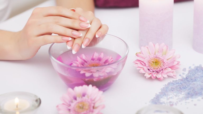 Mẫu Chăm Sóc Khách Hàng Đơn Giản, Hiệu Quả Cho Mọi Tiệm Nail