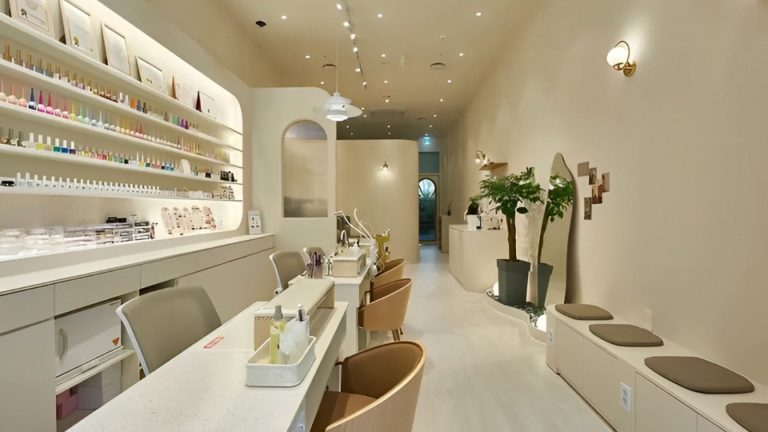 Mở Tiệm Nail Cần Bao Nhiêu Tiền? Hướng Dẫn Chi Phí Từ A Đến Z