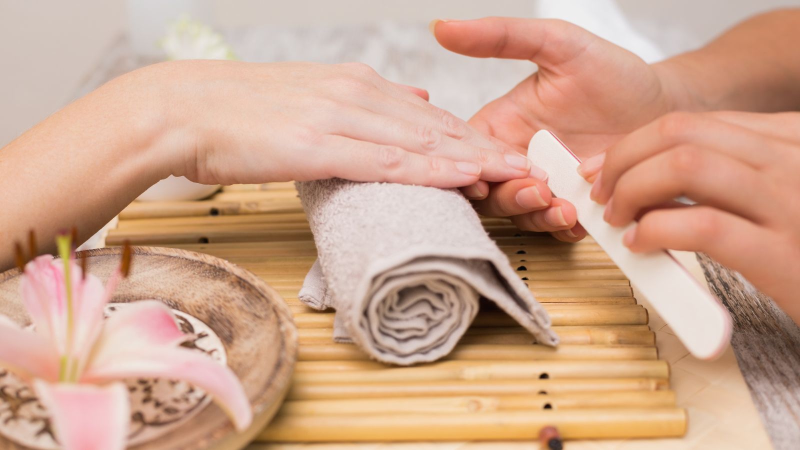Khi đặt tên, hãy giữ cho tên tiệm ngắn gọn, dễ phát âm, và dễ nhớ để tạo sự thuận tiện cho khách hàng.