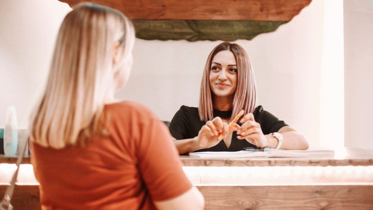 Có Phải Tiệm Nail Của Bạn Đang Gặp Phải Lỗi Trong Hệ Thống Quản Lý Khách Hàng?